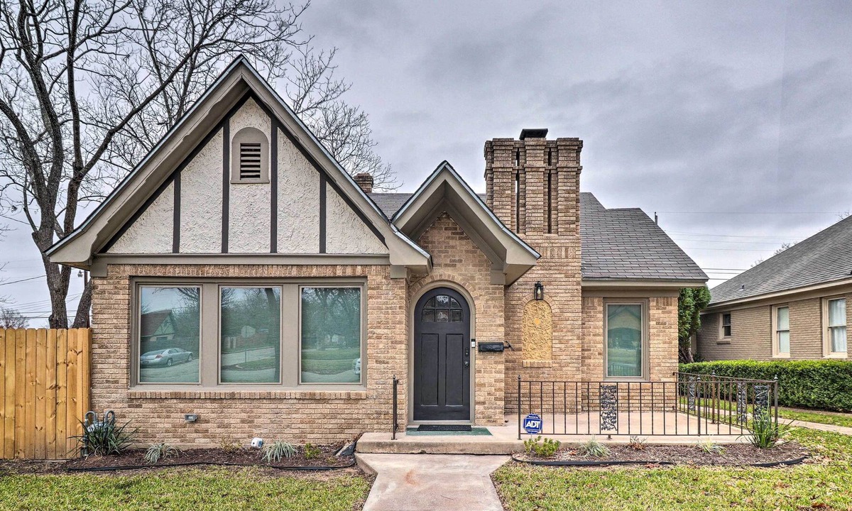 Temple House | Charming Temple Home Near Hospital & College