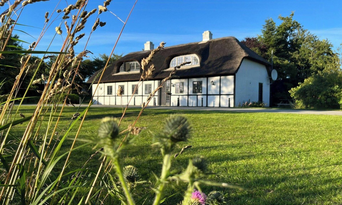 Ørsted House | Charming thatched cottage from 1877