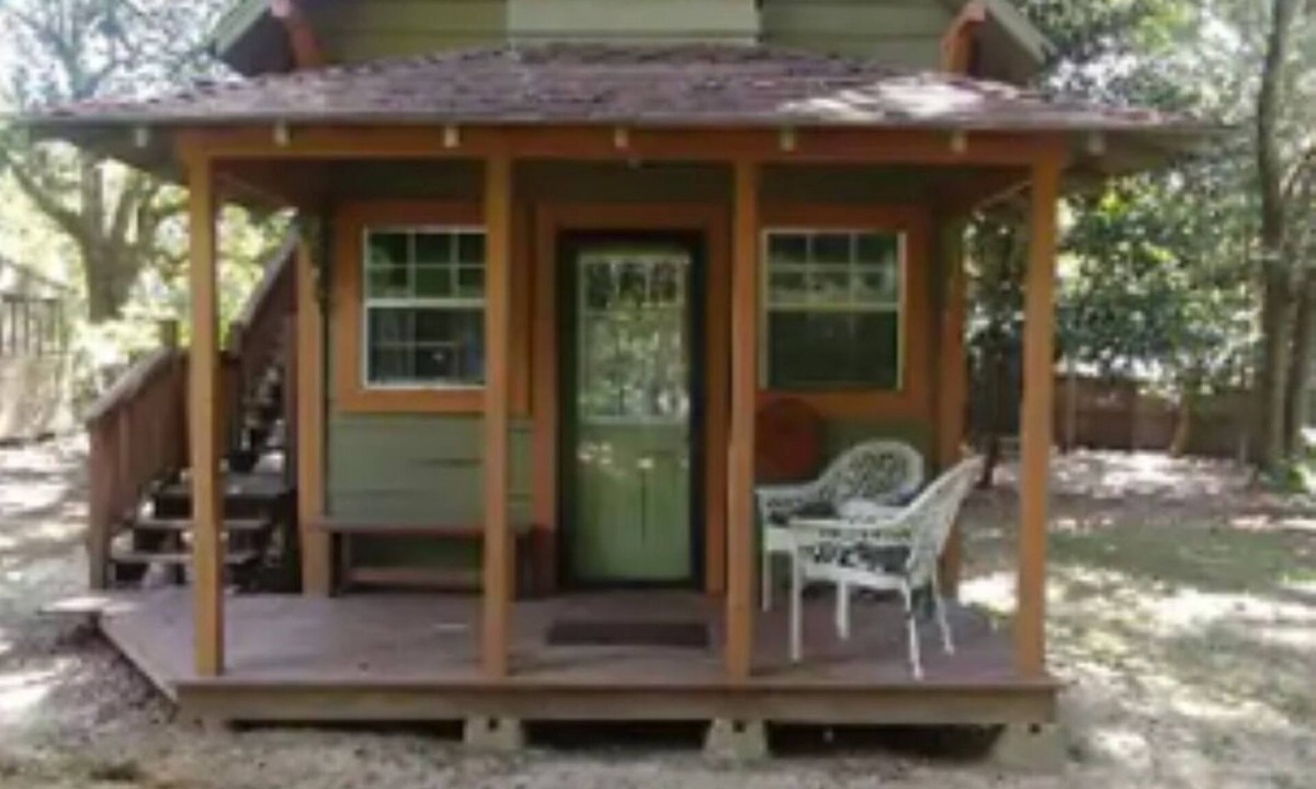 Poplarville House | Charming Tiny House in the Country