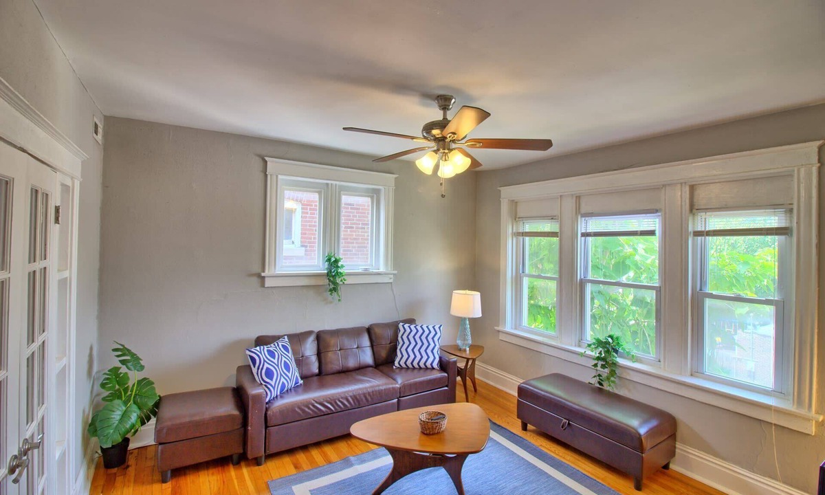 Tower Grove East Apartment | Charming Tower Grove Flat-Steps to T.G Park+Grand