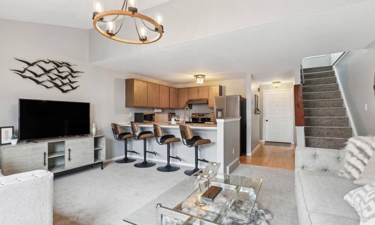 Clay House | Charming Townhome Retreat