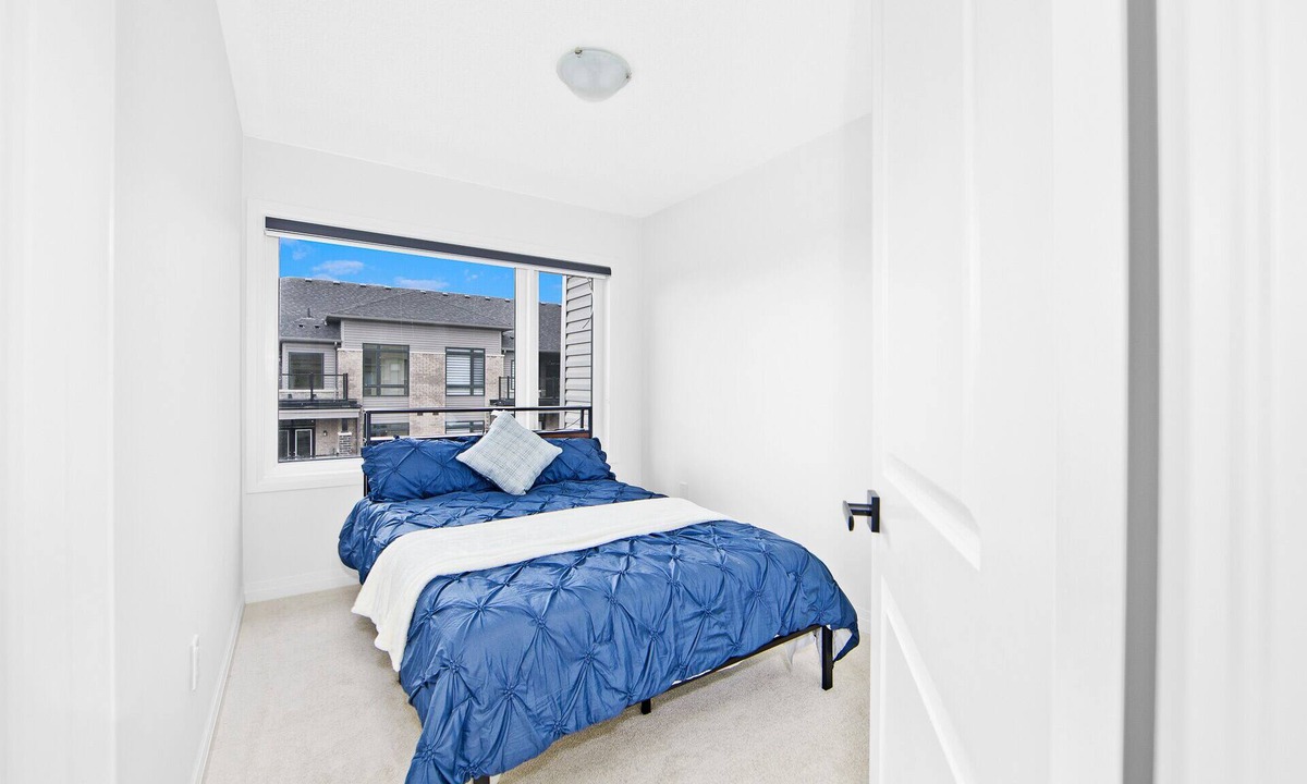 Whitby House | Charming Townhouse Retreat Near Nordic Spa