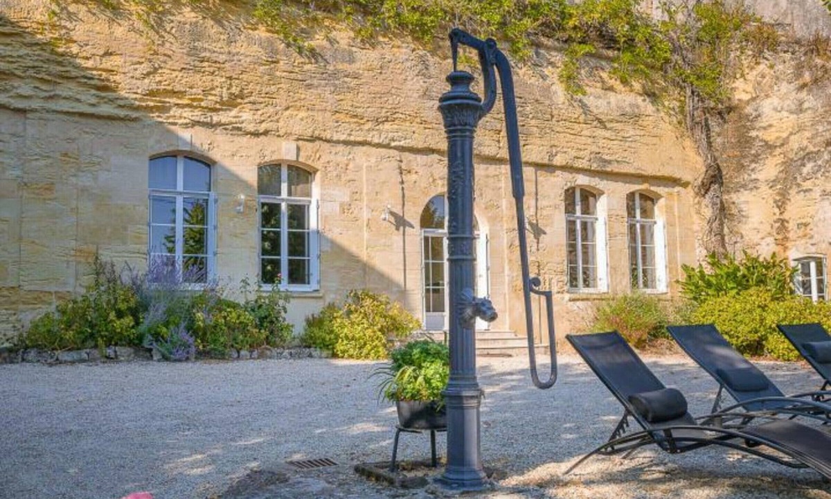 Vouvray Cottage | Charming troglodyte house with game room and spa in Vouvray