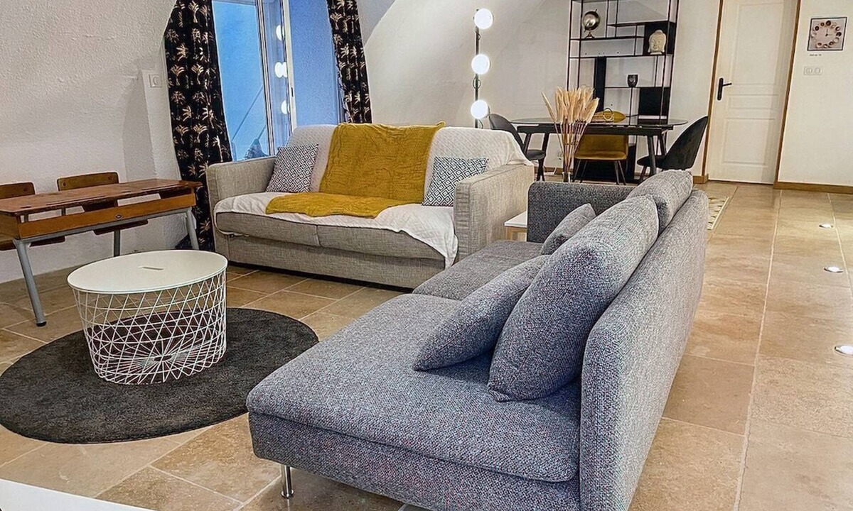 Blois Apartment | Charming Troglodyte in Blois – A Unique Experience in the Heart of the Loire Valley