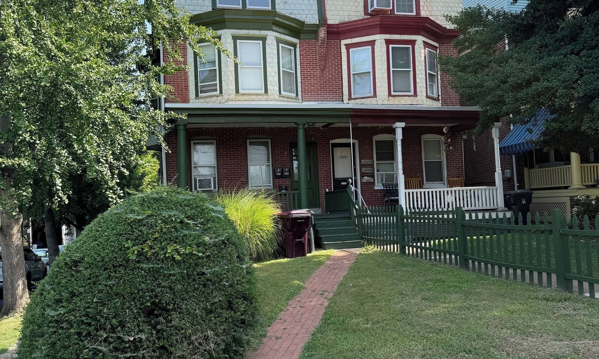 Forty Acres Apartment | Charming Trolley Square 1-bedroom apartment