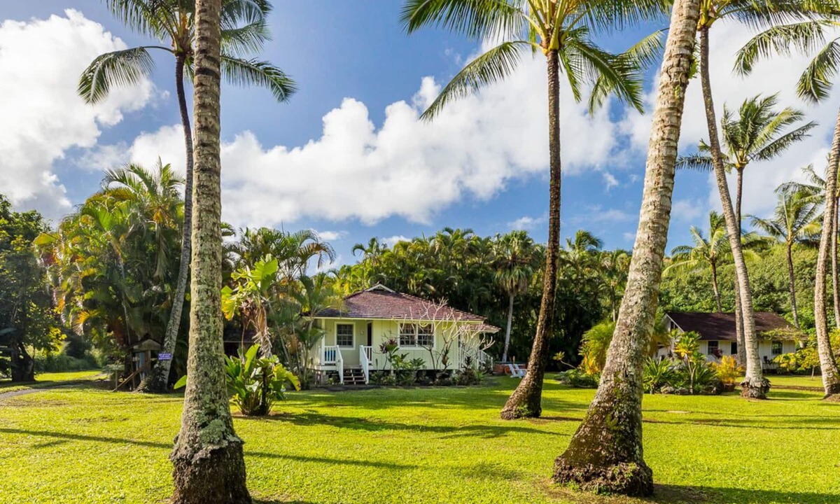 Kilauea Cottage | Charming Two Bedroom House Steps From Anini Beach