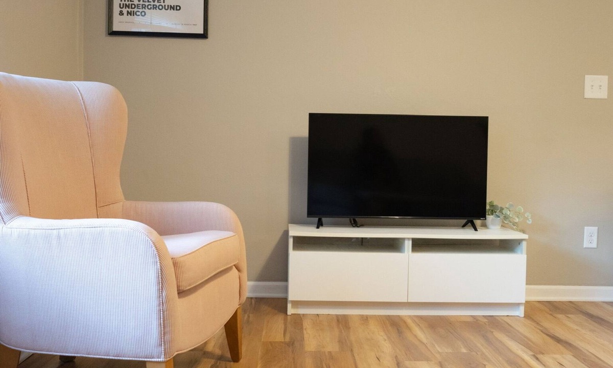 Whittier Apartment | Charming Unit in Minneapolis! Rental Car Available!