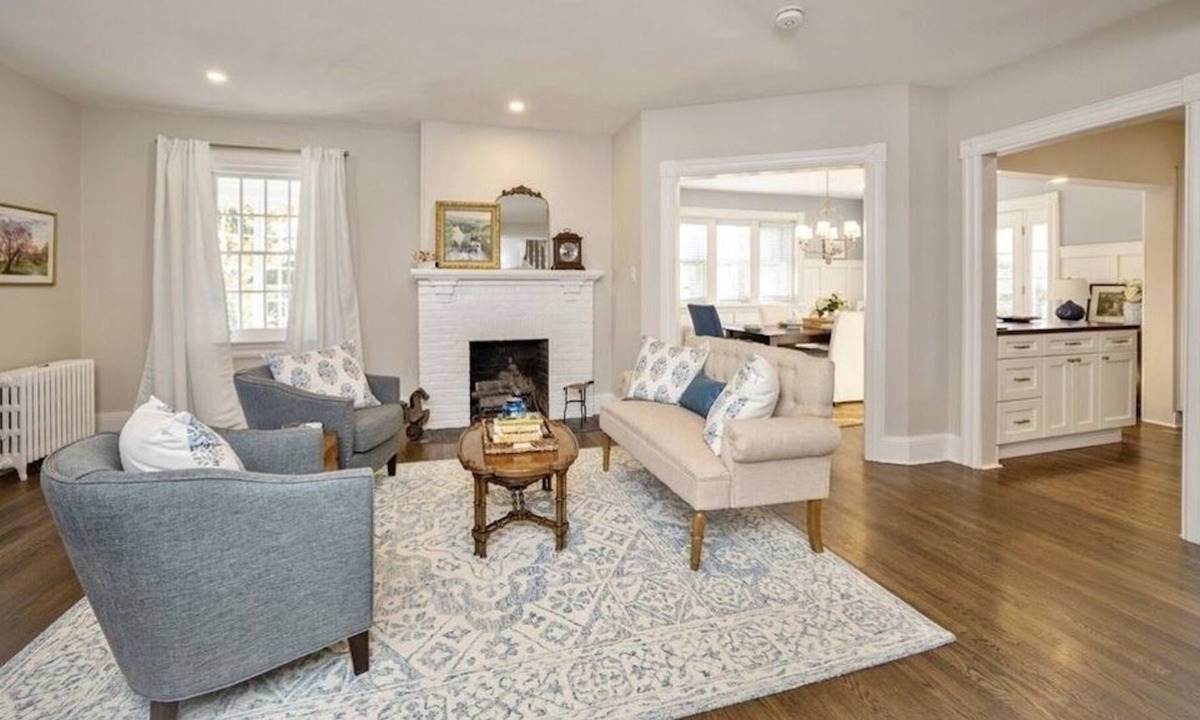 Saint Davids House | Charming & Updated 1895 Walk-to-Wayne Home