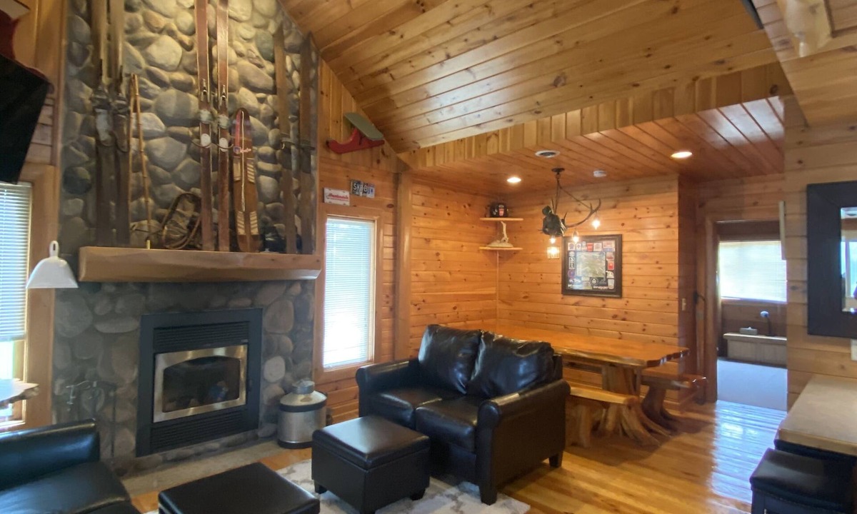 Boyne Falls Cabin | Charming Upnorth Cabin