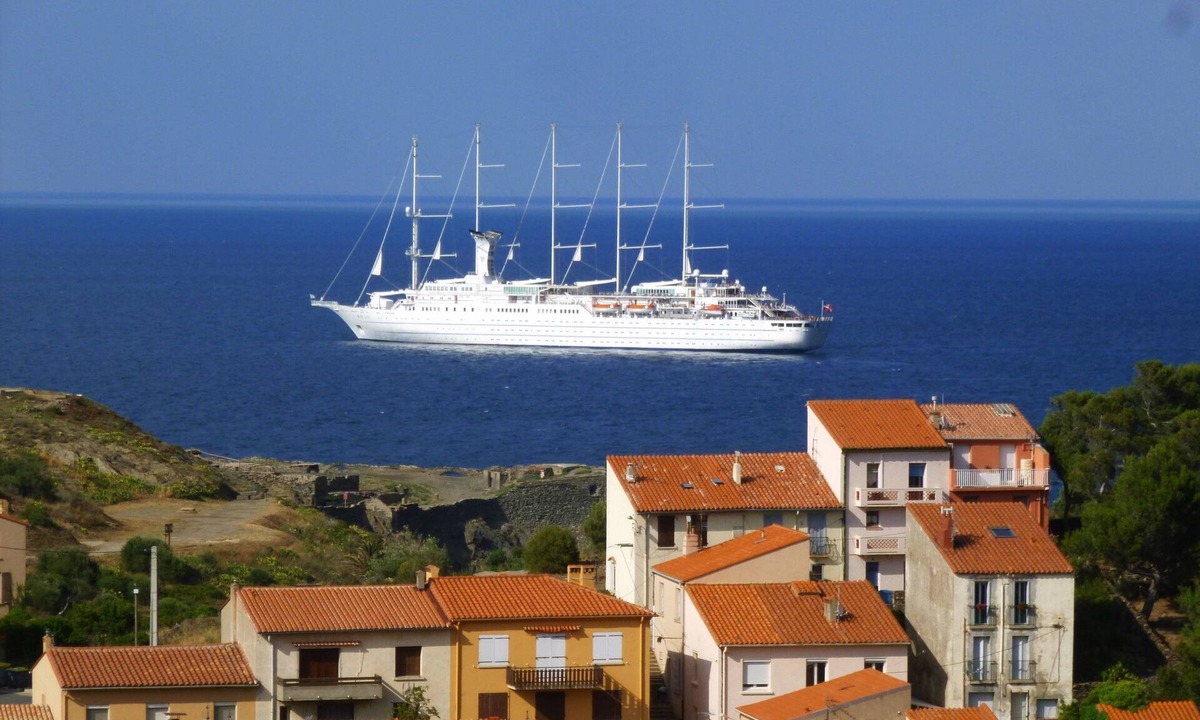 Port-Vendres Apartment | Charming Upper Floor Apartment With Aircon For Up To 4 People