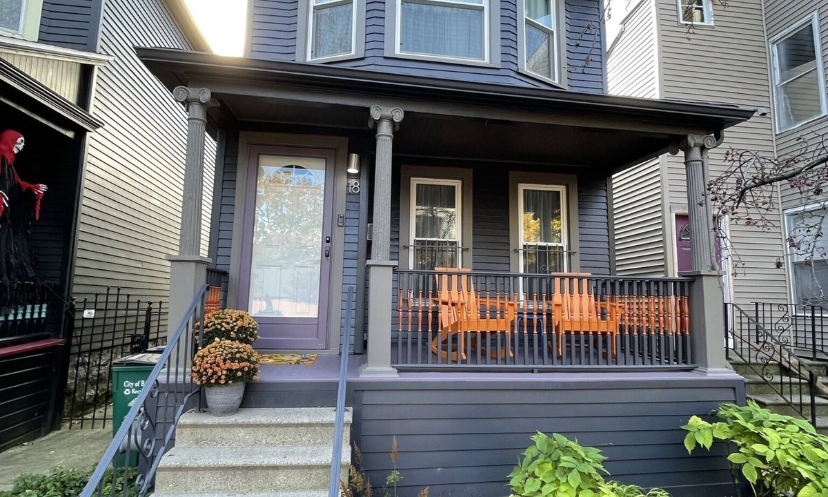 Front Park House | Charming Urban OasisnConveniently located on a small historic street.