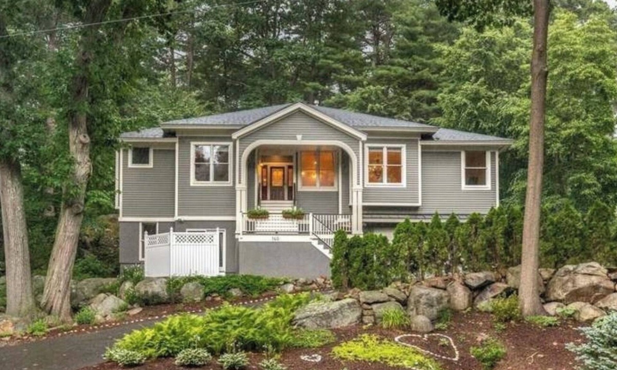 Manchester-by-the-Sea House | Charming 5-bedroom Home by the Sea
