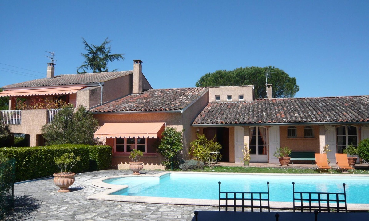 Saint-Genies-Bellevue Villa | Charming Villa painter - private pool - Label Clévacances 4 Keys