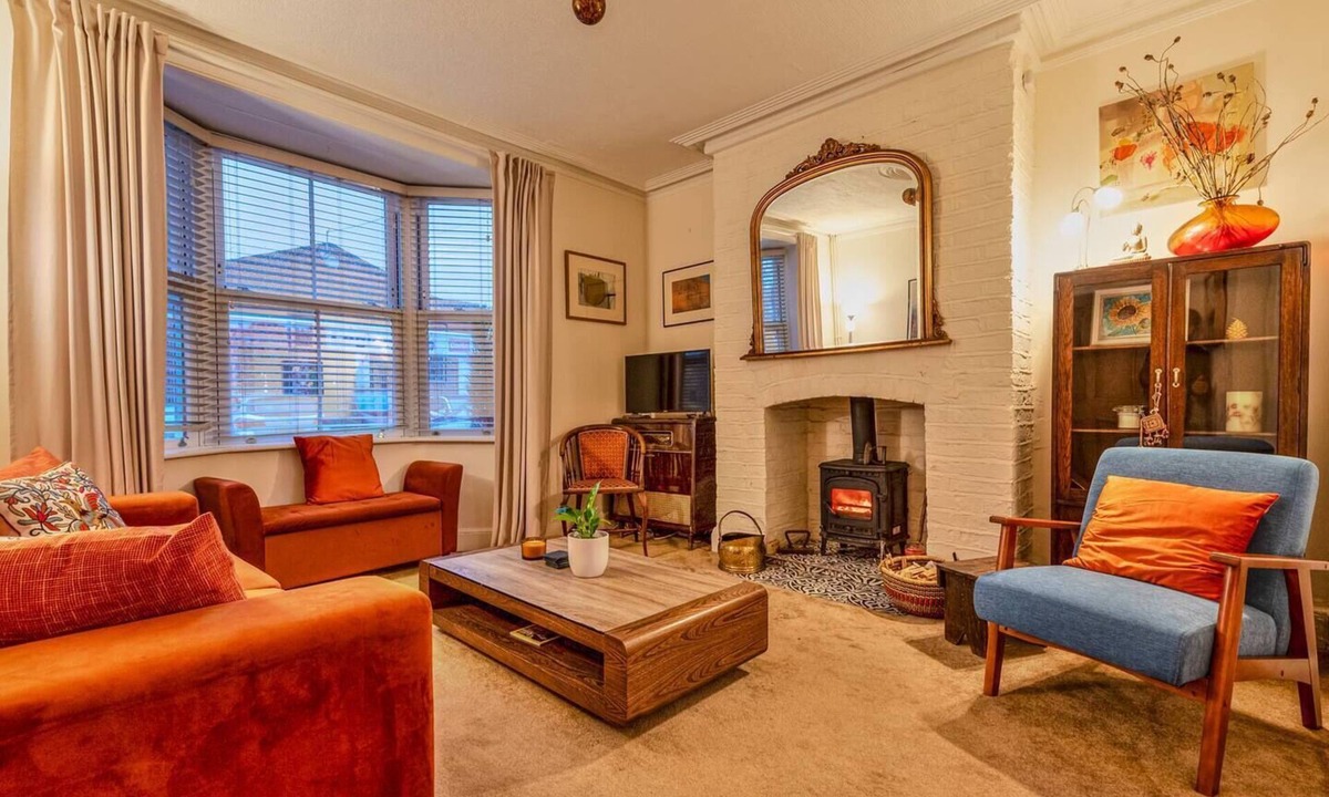 Market Drayton House | Charming Victorian Hidden Gem - Pass the Keys