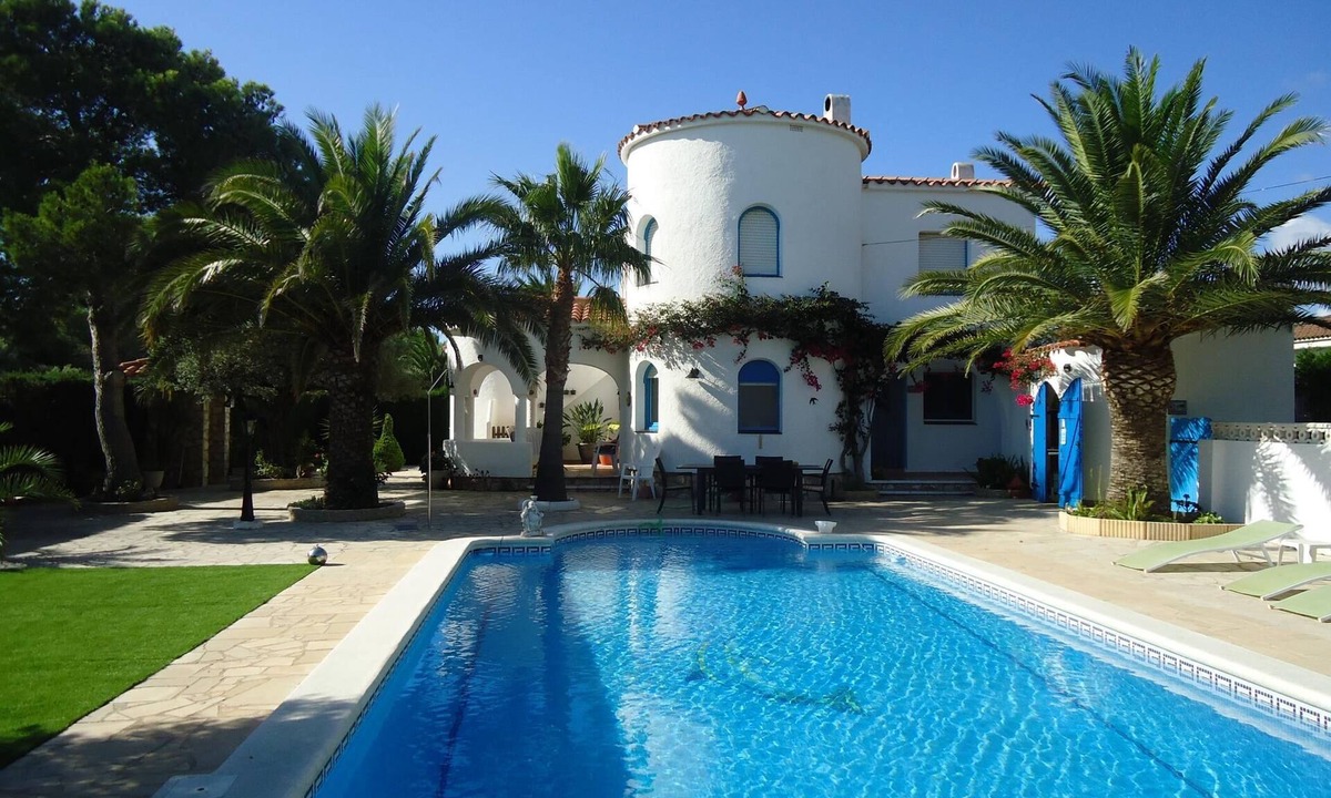 Les Tres Cales House | Charming villa for 10 people with private pool!