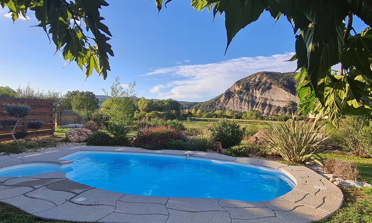 Vallon-Pont-d'Arc Villa | Charming villa in Vallon Pont D'arc with private pool