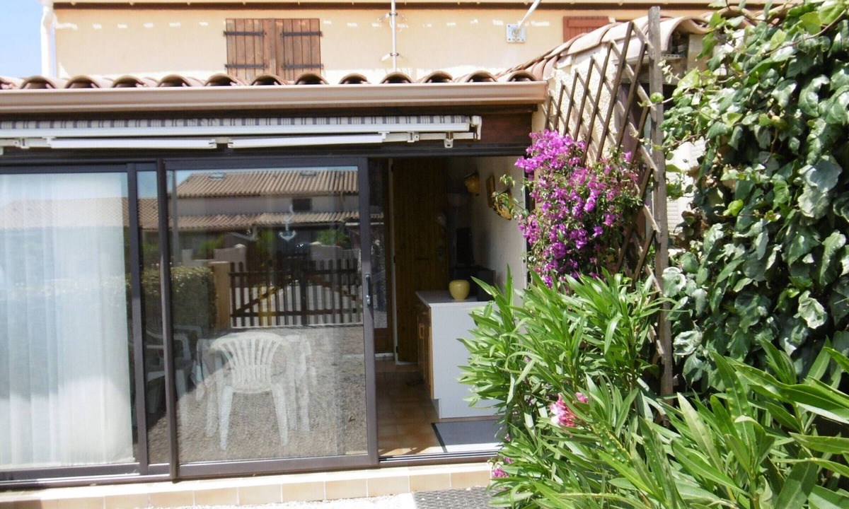 Port-la-Nouvelle Villa | Charming Villa T2 with Courtyard, Veranda & Private Parking, Sleeps 6 - 900m to Beach