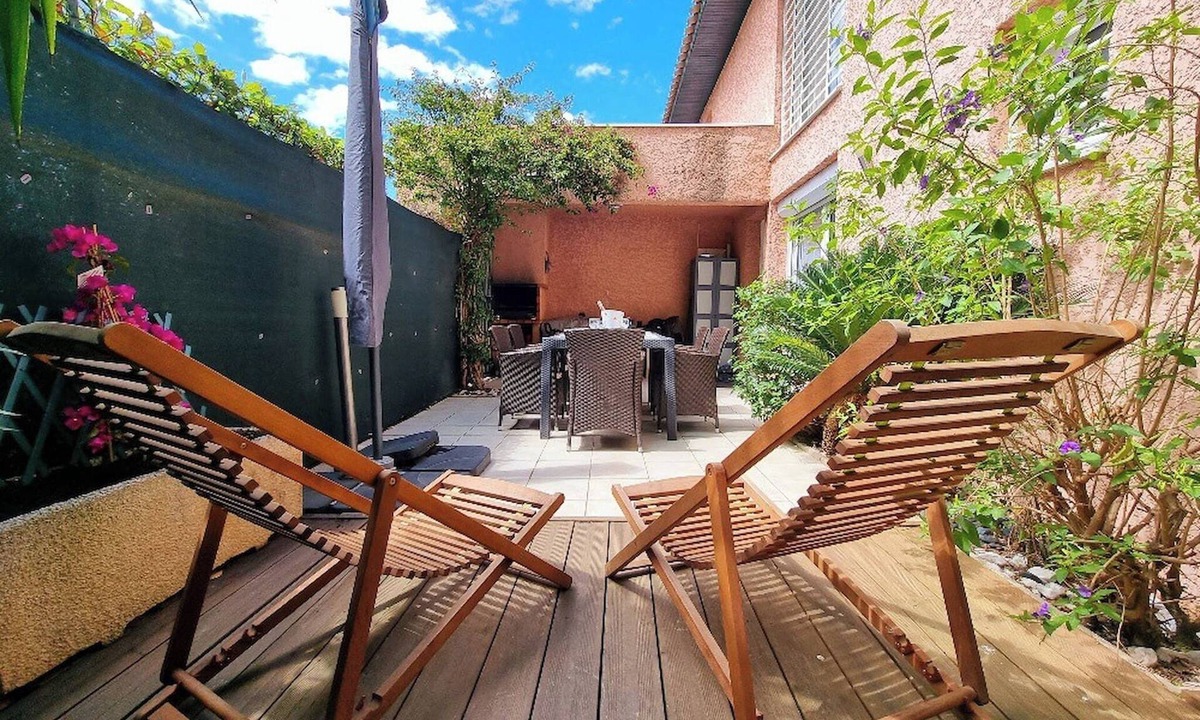 Saint-Cyprien Plage Ski Chalet | Charming villa in residence with swimming pool in St Cyprien!