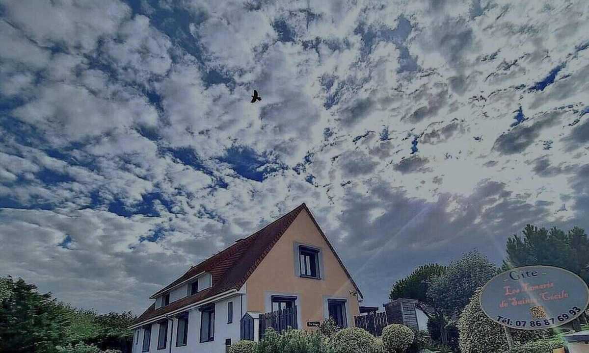 Sainte-Cecile-Plage Villa | Charming villa in STE-CECILE, sea {very close) A 100M }
