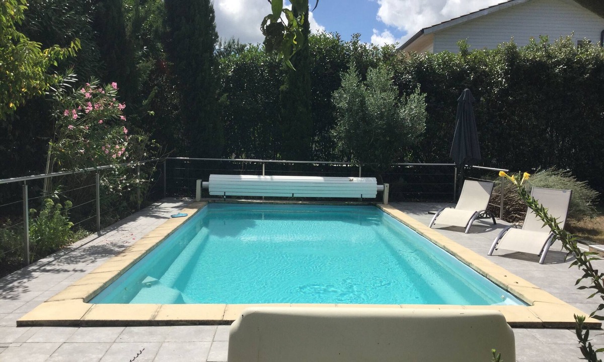 Biganos Villa | Charming villa with exclusive pool