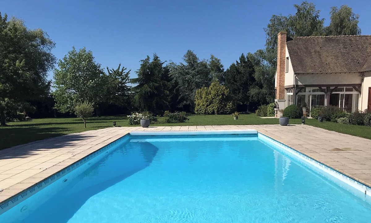 Mondreville House | Charming villa with pool 50 minutes from Paris