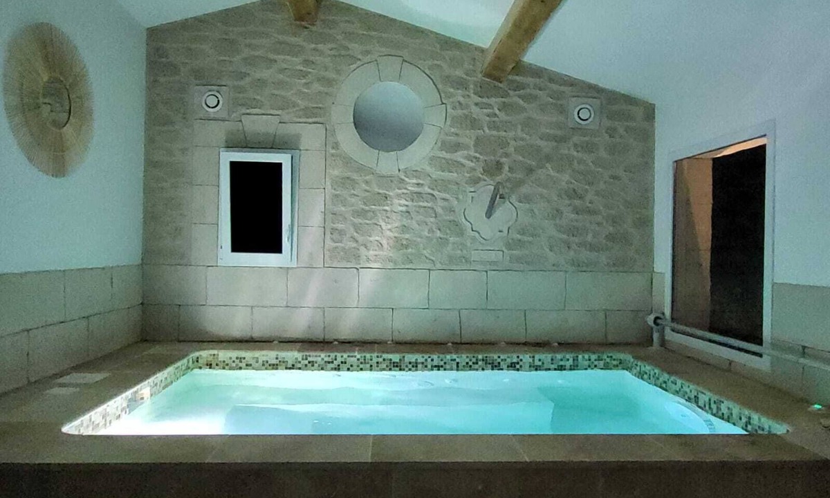 Saint-Dezery Villa | Charming villa with jaccuzi