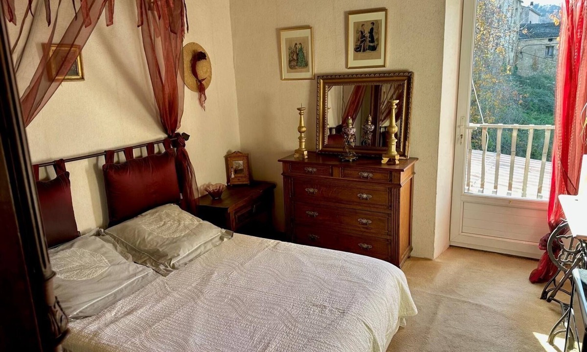 Cambia House | Charming village house with terrace and superb mountain views!