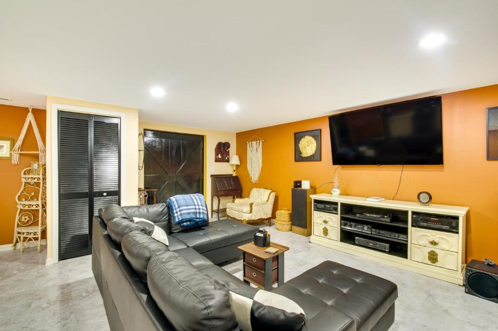 Lynchburg Apartment | Charming Virginia Getaway Near Hiking & Golfing!