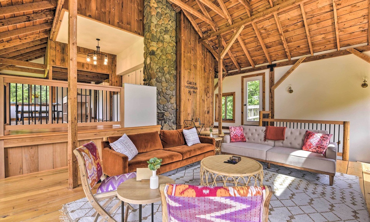 Waitsfield House | Charming Waitsfield Escape: 10 Mi to Sugarbush!