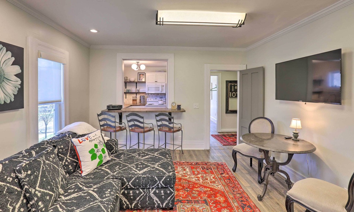 Perinton Apartment | Charming & Walkable Fairport Village Apartment!