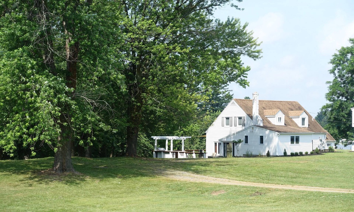 Mayo Cottage | Charming Waterfront Cottage with Private Dock. Close to Annapolis & USNA