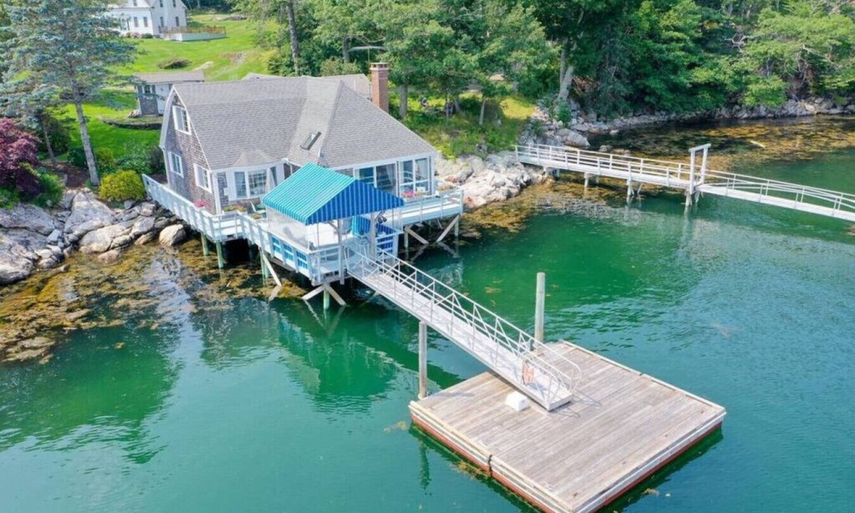 Southport Cottage | Charming Waterfront Cottage with Private Dock
