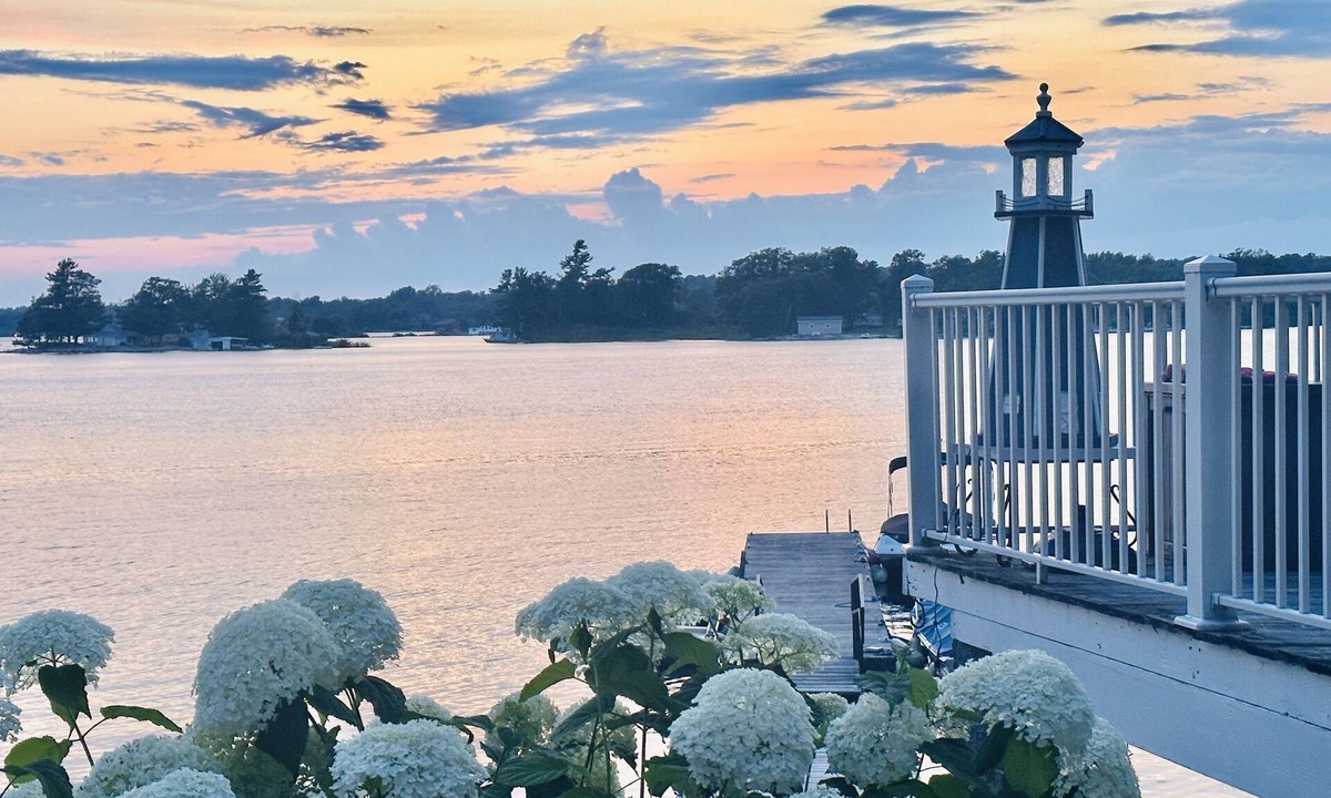 Fishers Landing House | Charming Waterfront House with Detached Cabin