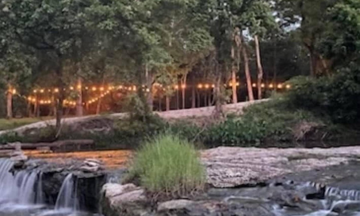 Huntsville RV Rental | Charming waterfront Retreat has a Campground, Bunkhouse and a Tiny Cabin