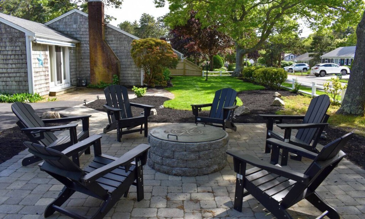 Dennis Port House | Charming, Well-Maintained Home Near Glendon Beach