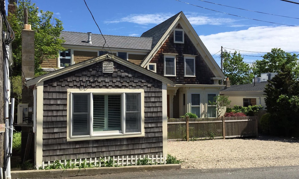 Commercial Street Cottage | CHARMING WEST END COTTAGE