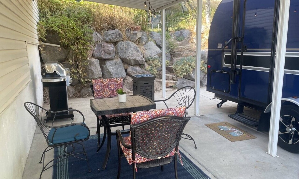 Farmington House | Charming Winnie Drop Trailer with Cozy Private Patio Escape