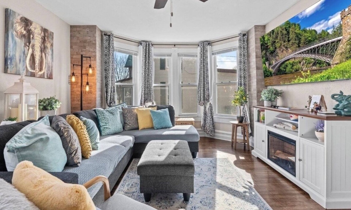 Baraboo House | Charming Wisconsin Dells, Devil’s Head & Cascade Ski Retreat!