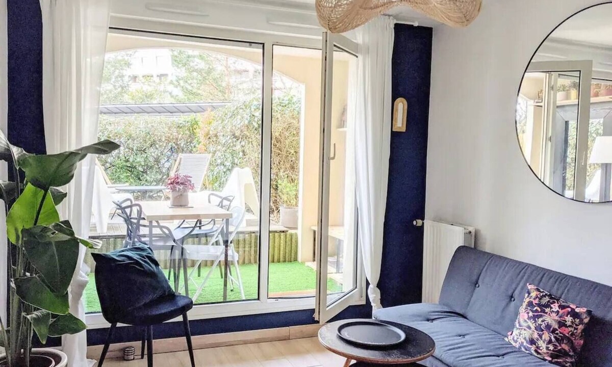 Colombier - Champ de Mars Apartment | Charming with Garden | Near train station