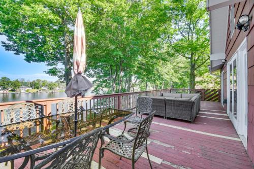 Wolcott House | Charming Wolcott Cottage w/Fire Pit & Mini Dock