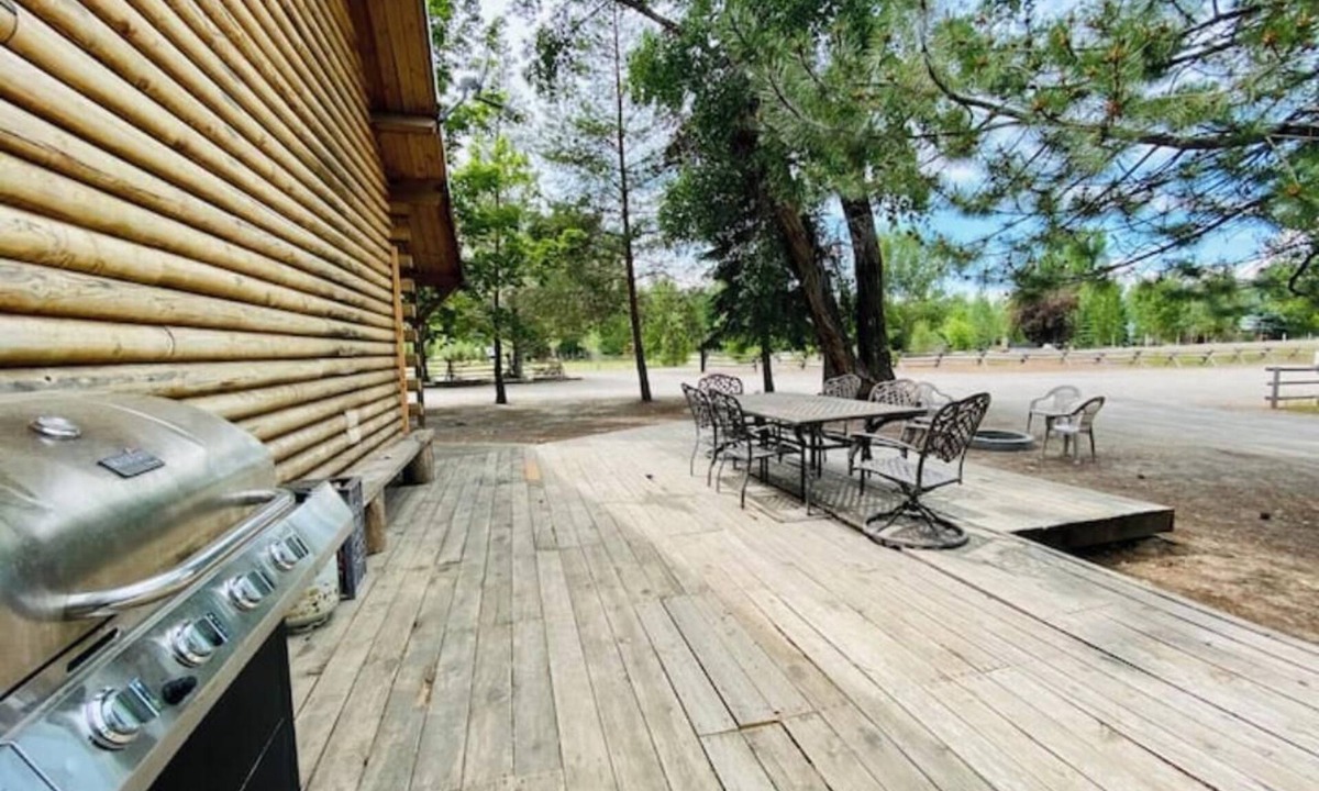 Ririe Apartment | Charmingly Rustic, Mountain River Ranch Cabin