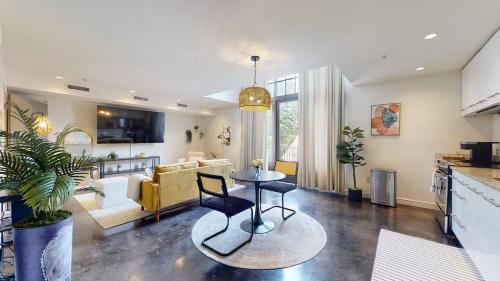 Montgomery Apartment | Charmingly Trendy Cloverdale Loft - Gated Parking!