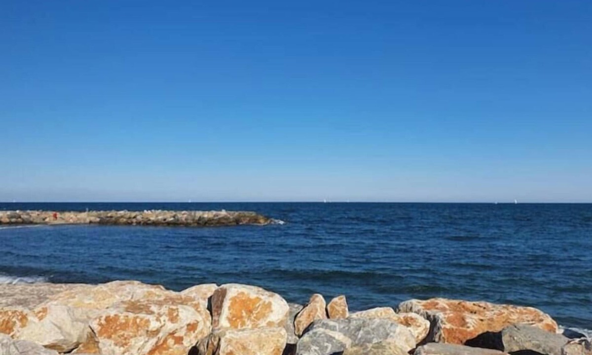 Sainte-Marie-la-Mer Apartment | CharmingT2 apartment with side sea view