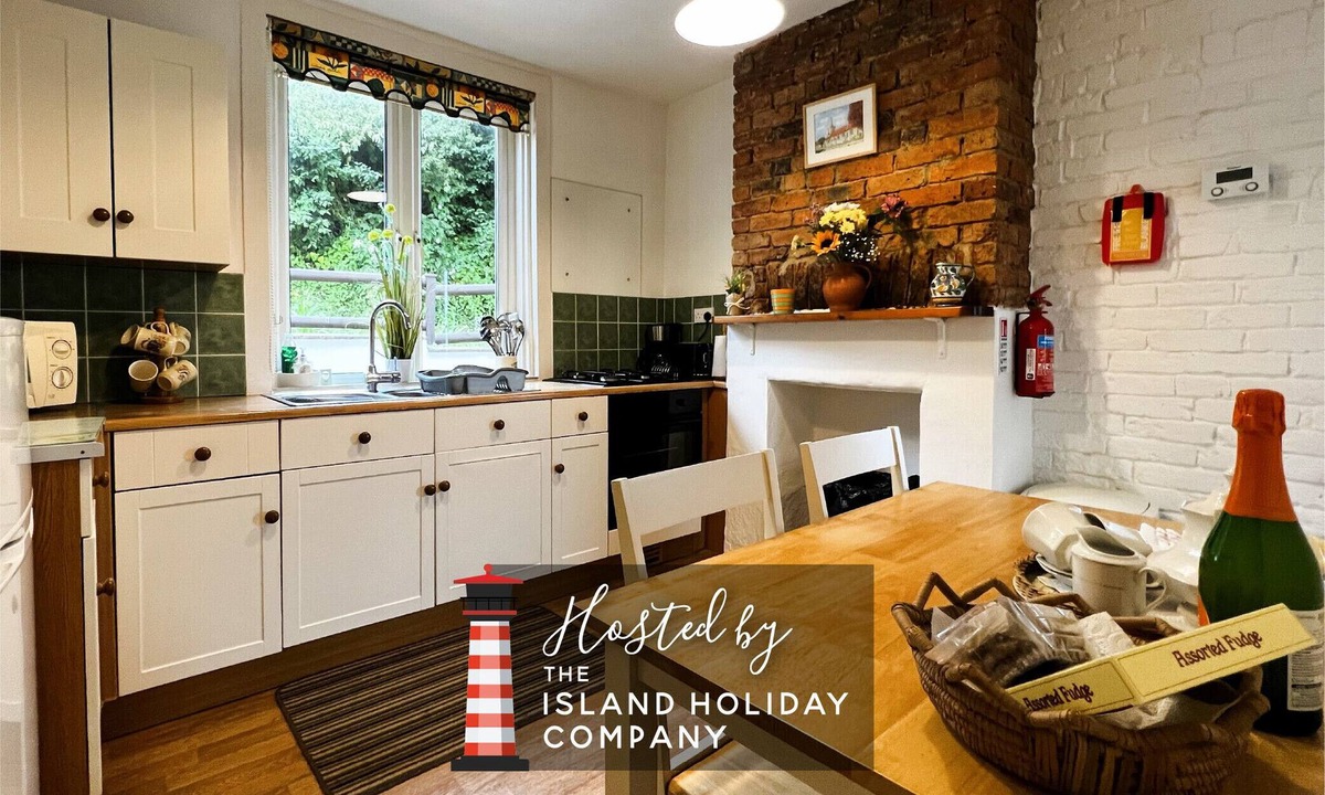 Brading Cottage | Charnwood Cottage