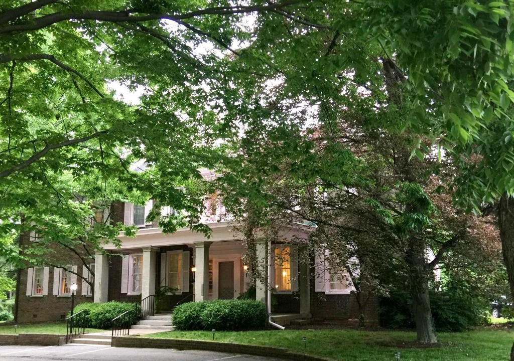 Versailles Bed & Breakfast | Charred Oaks Inn