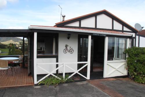 Thames Bed & Breakfast | Chartré Manor B&B