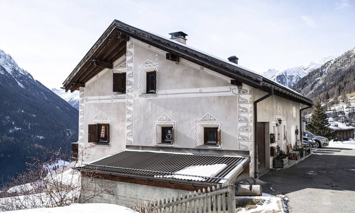 Guarda Apartment | Chasa sur Chafarrer: Lovely 2.5 attic apartment in Guarda.