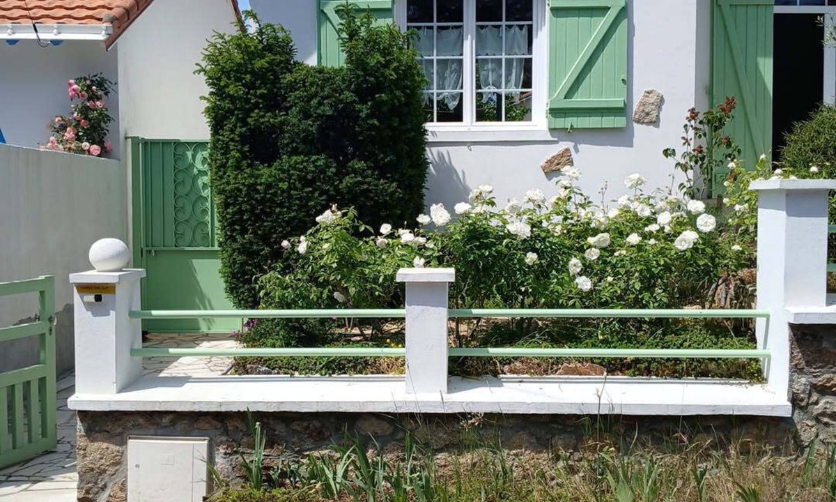 Pornichet House | Chat Fleurs" family home Pornichet center very quiet