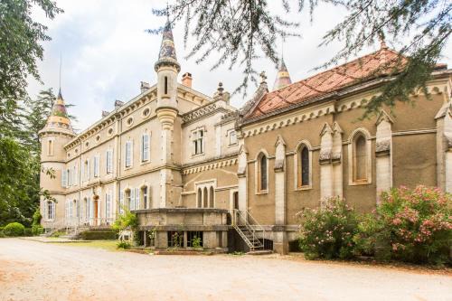 Grospierres Bed & Breakfast | Chateau de Bournet