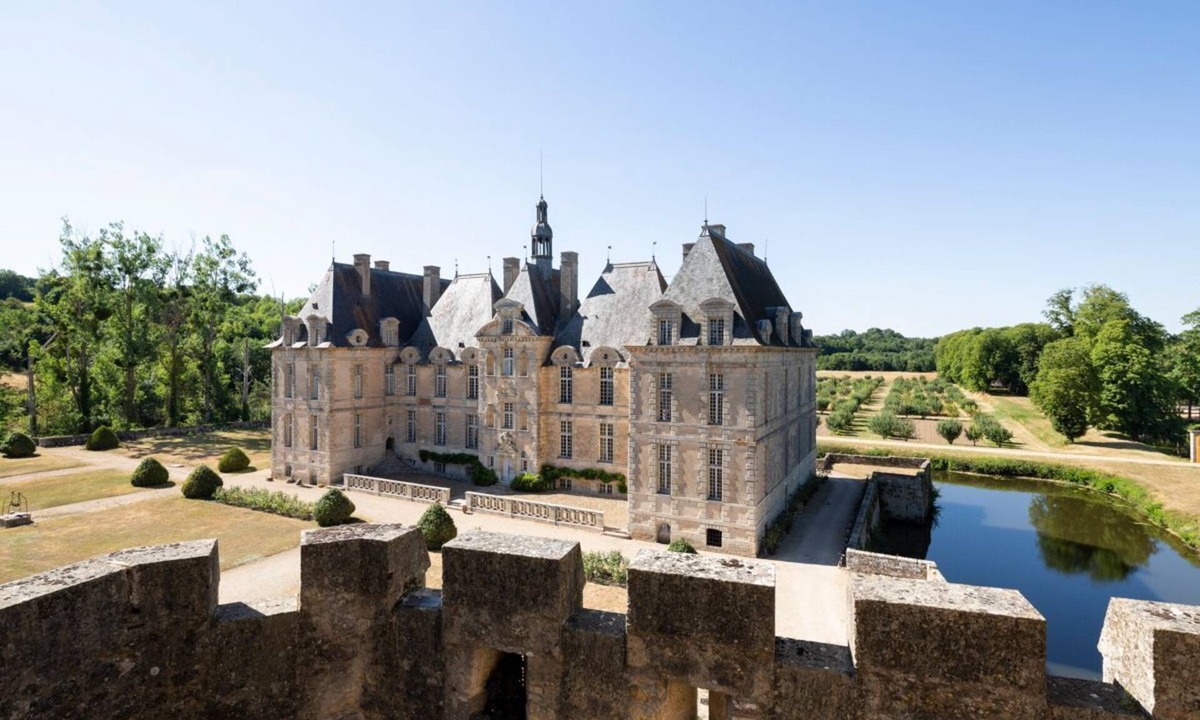 Saint-Loup-Lamaire Villa | Chateau De St Louis - Ten Bedroom Villa, Sleeps 24